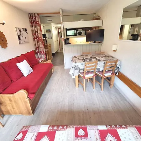 Beautiful With Balcony - View Apartment *